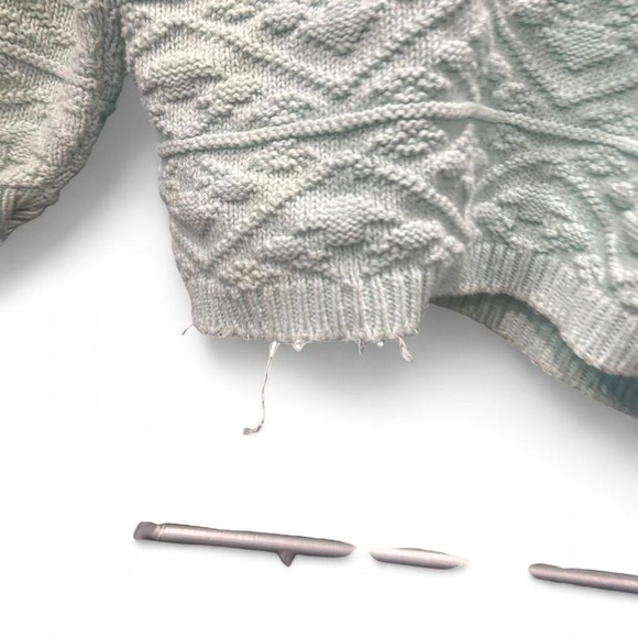 Retro Off the shoulder 3d knit light seafoam croppy runs like S (S2) - Picture 4 of 5